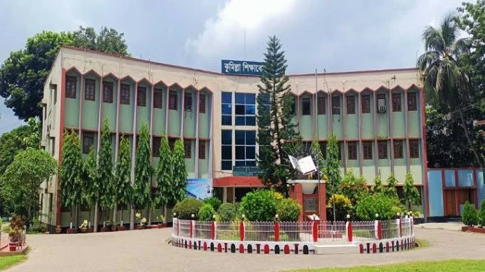 কুমিল্লা বোর্ডে শতভাগ পাস ২৪ প্রতিষ্ঠানে, শীর্ষে মেয়েরা